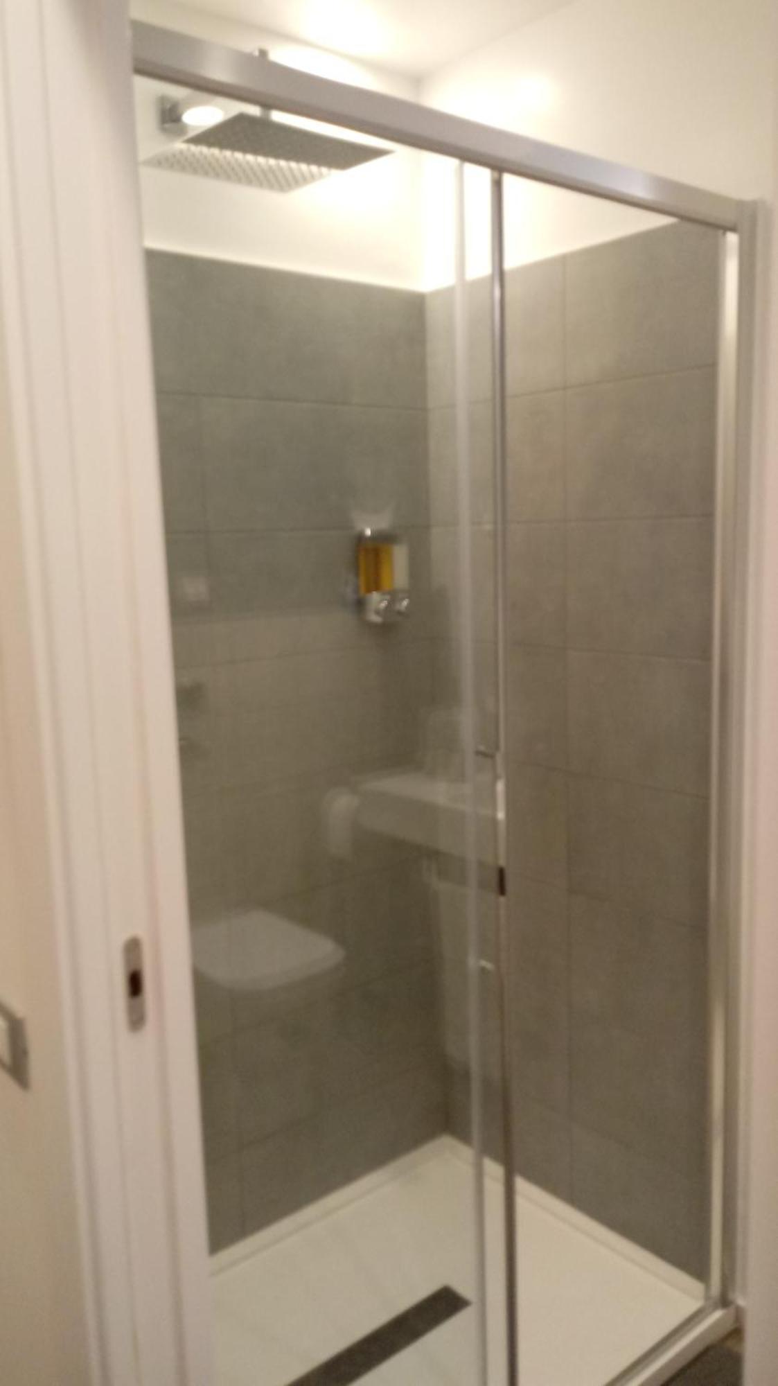 מלון לה ספציה Travel House מראה חיצוני תמונה