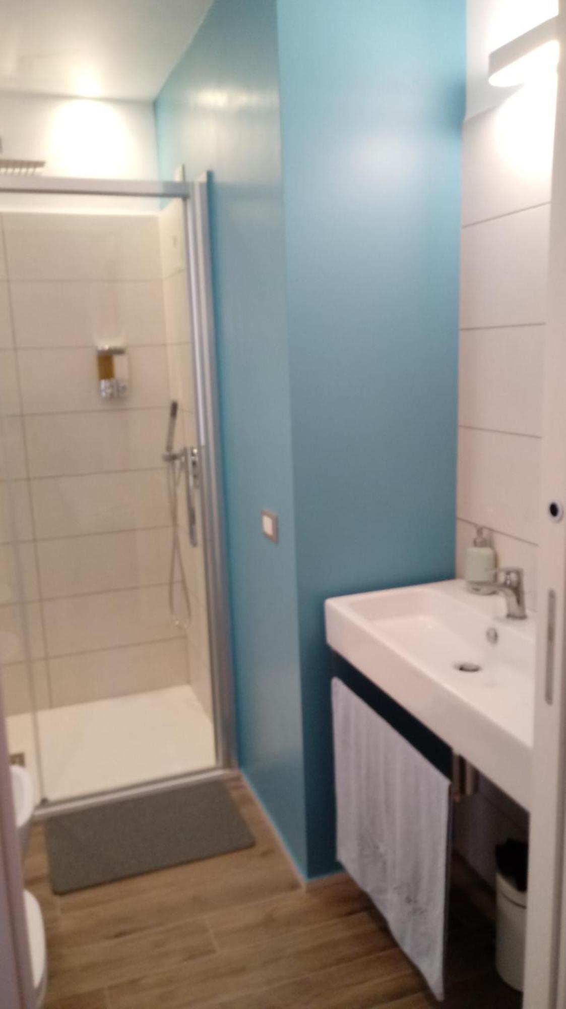 מלון לה ספציה Travel House מראה חיצוני תמונה